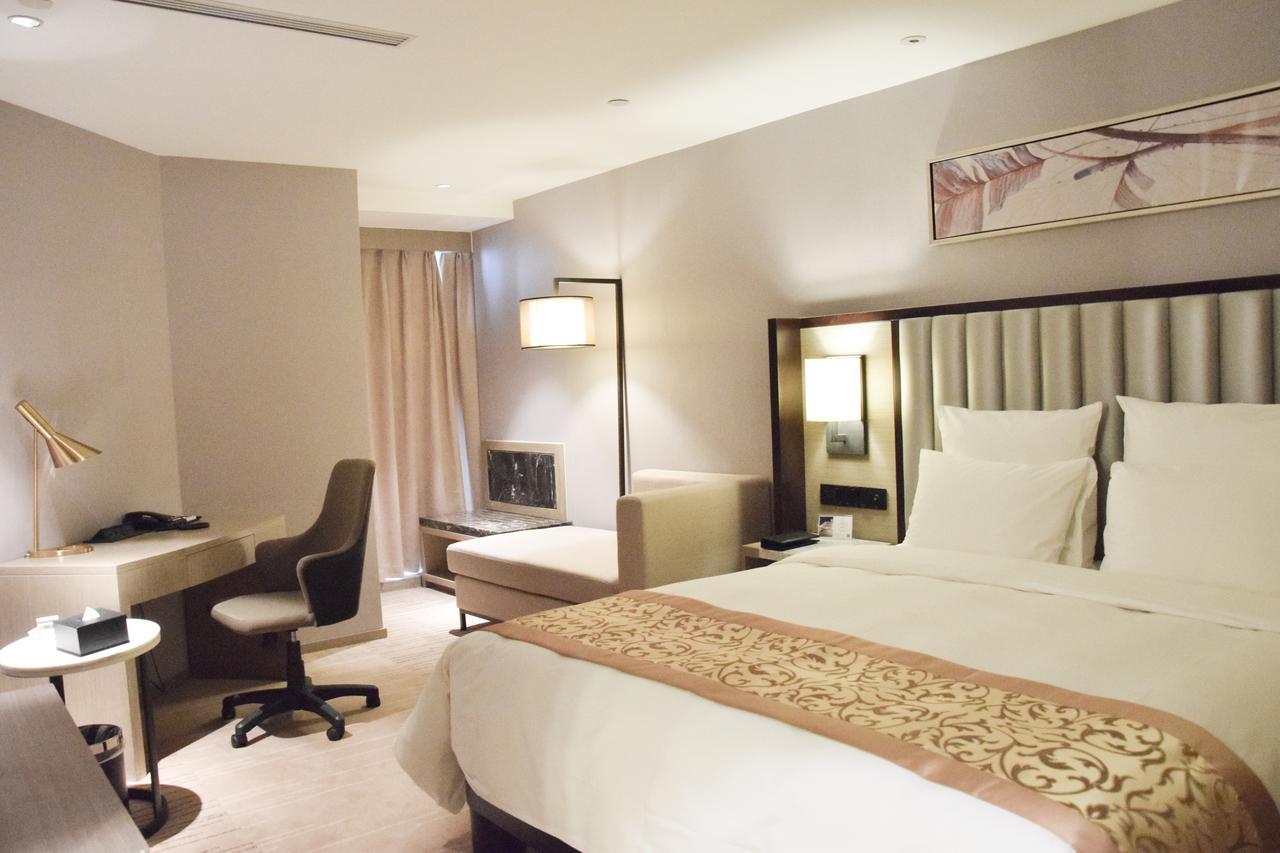 Rayfont Hotel Chengdu Longquanyi Екстер'єр фото
