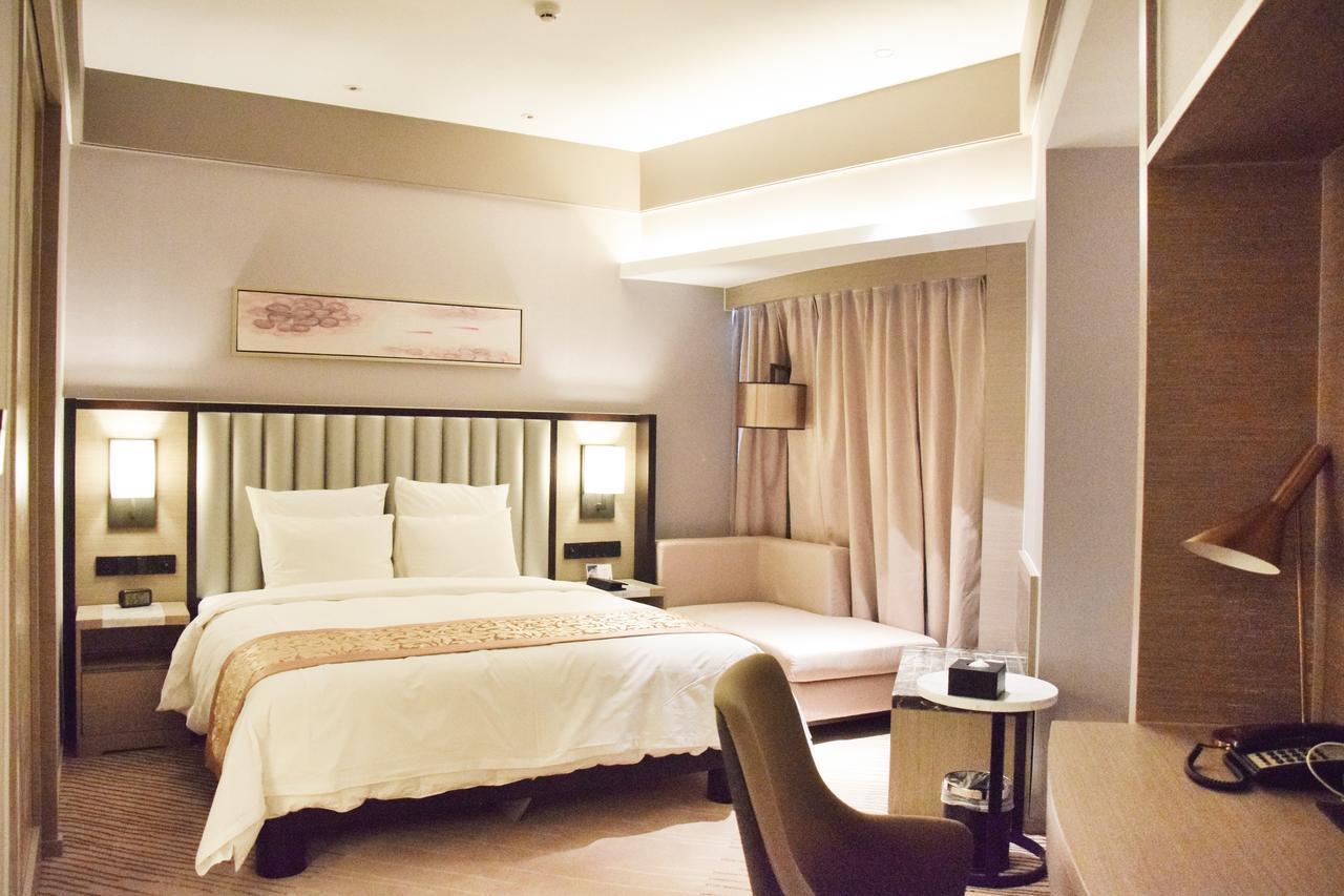 Rayfont Hotel Chengdu Longquanyi Екстер'єр фото