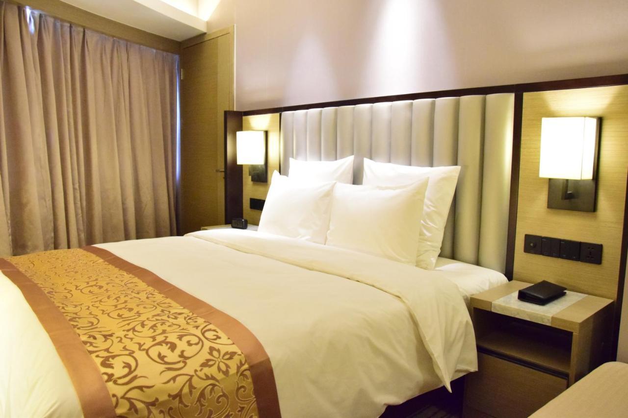 Rayfont Hotel Chengdu Longquanyi Екстер'єр фото